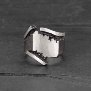 Twisted Stone Edges Ring TOBIAS WISTISEN